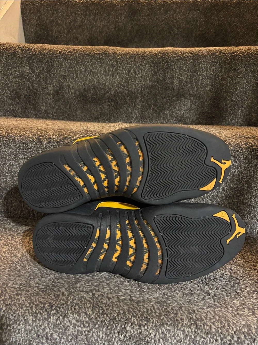 Jordan 12 Retro Mid Black and Gold Taxi Size 12 OG Rare